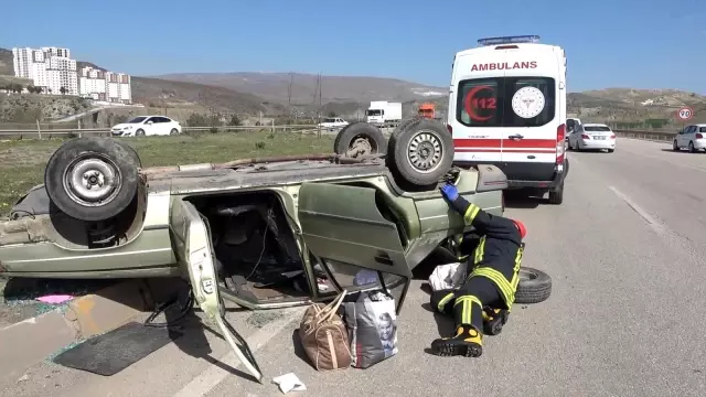 Tıra çarpmamak için manevra yapan otomobil takla attı: 2 yaralı Tıra çarpmamak için manevra yapan otomobil takla attı: 2 yaralı