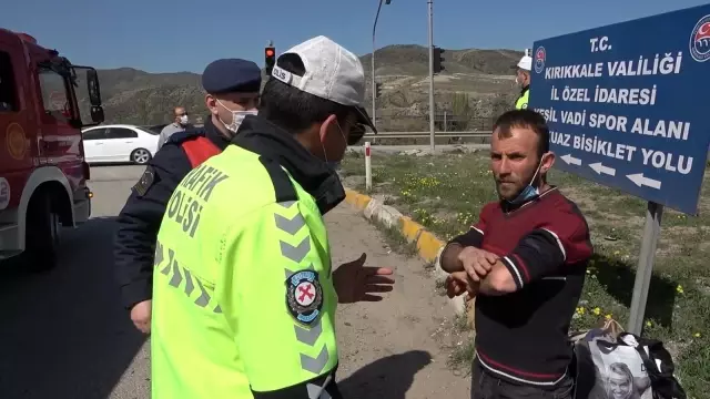 Tıra çarpmamak için manevra yapan otomobil takla attı: 2 yaralı Tıra çarpmamak için manevra yapan otomobil takla attı: 2 yaralı