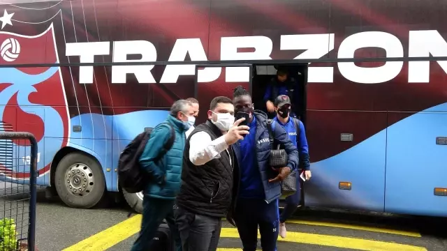 Trabzonspor, Galatasaray maçı için İstanbul'a gitti Trabzonspor, Galatasaray maçı için İstanbul'a gitti