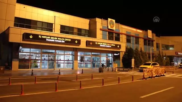 Van'dan İstanbul'a giden uçak, bir yolcu rahatsızlanınca Kayseri'ye zorunlu iniş yaptı Van'dan İstanbul'a giden uçak, bir yolcu rahatsızlanınca Kayseri'ye zorunlu iniş yaptı