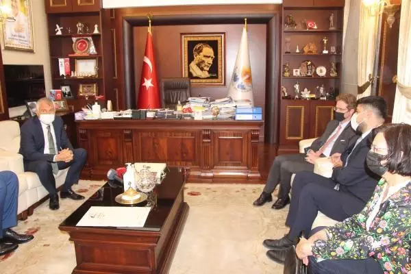 AB Türkiye Delegasyonu Başkanı Büyükelçi Meyer-Landrut'tan, Suriyelilerin sığındığı ülkelere destek açıklaması AB Türkiye Delegasyonu Başkanı Büyükelçi Meyer-Landrut'tan, Suriyelilerin sığındığı ülkelere destek açıklaması