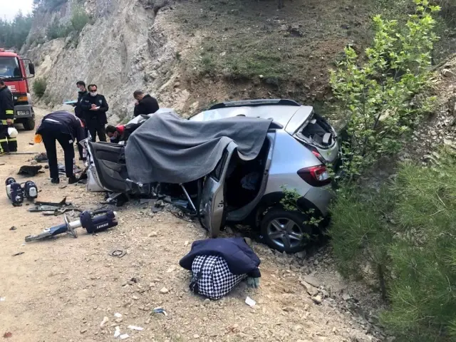 Son Dakika | Adana'da feci kaza: 3 ölü, 3 yaralı Son Dakika | Adana'da feci kaza: 3 ölü, 3 yaralı