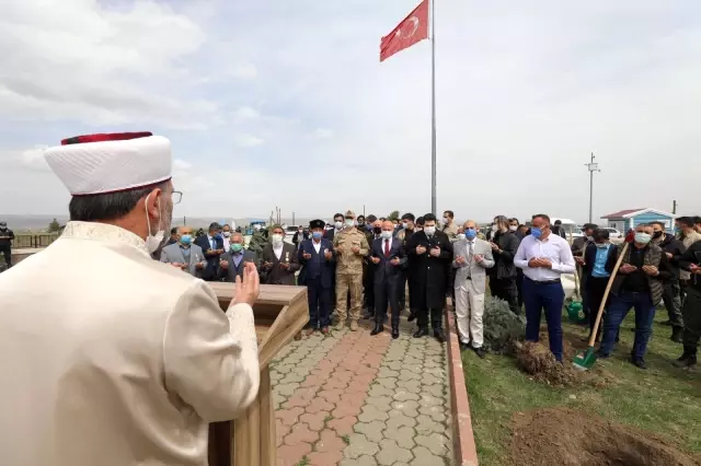 Ağrı'da 138 şehidin anısına fidan dikildi Ağrı'da 138 şehidin anısına fidan dikildi