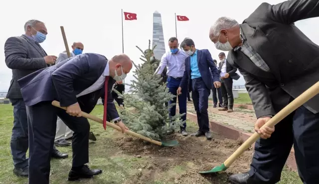 Ağrı'da 138 şehidin anısına fidan dikildi Ağrı'da 138 şehidin anısına fidan dikildi