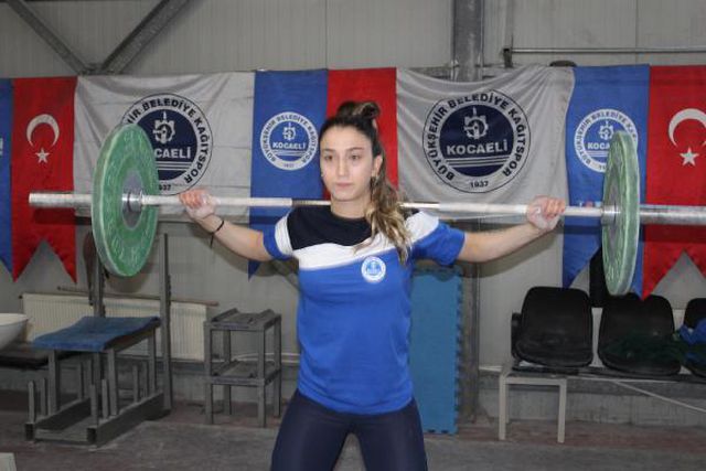 annesi bu sporu yapma bir yerin agrir diyordu 3 14079967 o