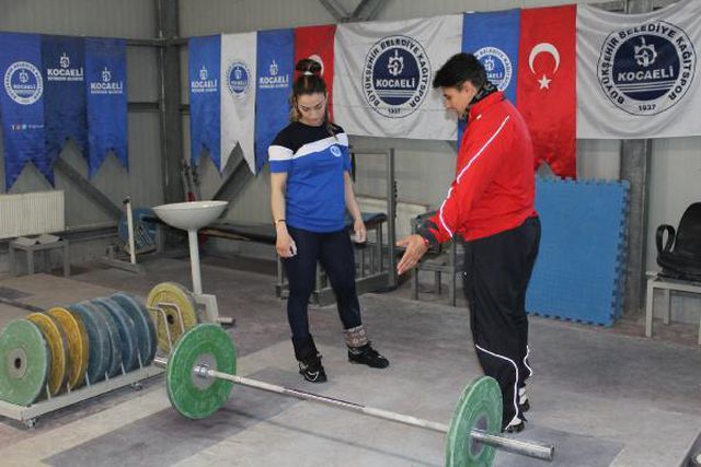 annesi bu sporu yapma bir yerin agrir diyordu 6 14079967 o