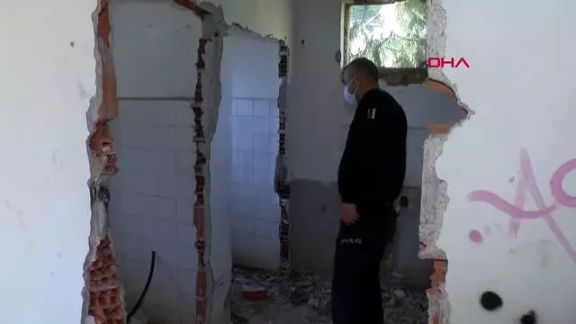 ANTALYA 'DUR' İHTARINA UYMADI, MOTOSİKLETİ BIRAKIP KAÇTI ANTALYA 'DUR' İHTARINA UYMADI, MOTOSİKLETİ BIRAKIP KAÇTI