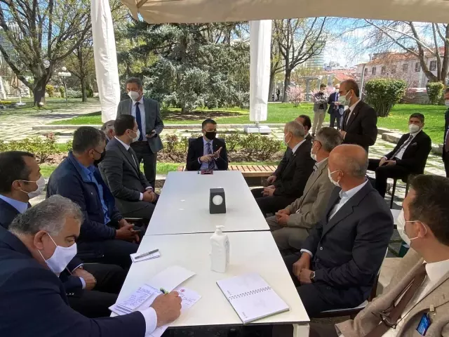 Bakan Pakdemirli, Tokat çiftçisinin sorunlarını dinledi Bakan Pakdemirli, Tokat çiftçisinin sorunlarını dinledi