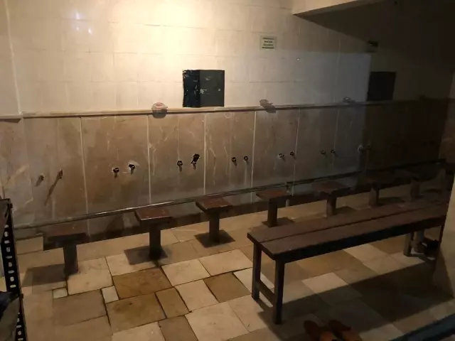 Cami ve okulun musluklarını çaldılar Cami ve okulun musluklarını çaldılar