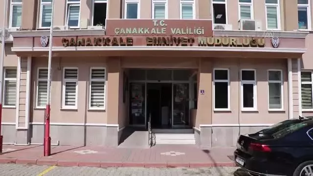 ÇANAKKALE - Otomobil ve motosiklet çaldığı öne sürülen 5 şüpheli yakalandı ÇANAKKALE - Otomobil ve motosiklet çaldığı öne sürülen 5 şüpheli yakalandı