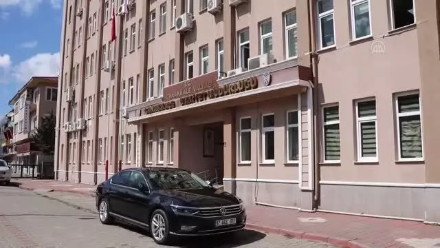 ÇANAKKALE - Otomobil ve motosiklet çaldığı öne sürülen 5 şüpheli yakalandı ÇANAKKALE - Otomobil ve motosiklet çaldığı öne sürülen 5 şüpheli yakalandı