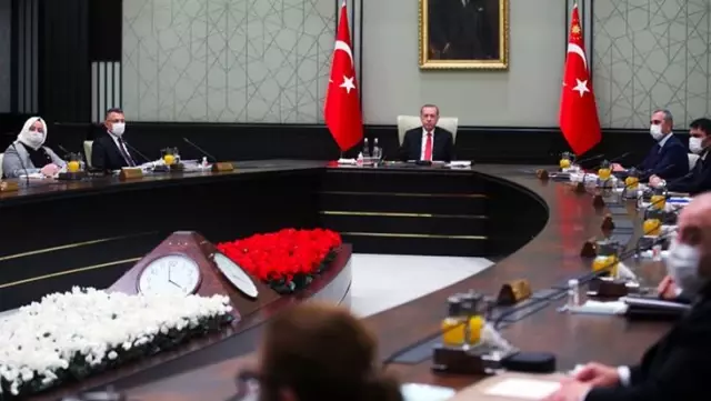 Dünyaca ünlü ajanstan yeni Kabine değişikliği iddiası: Bayramdan sonra 4-5 bakan daha değişebilir Dünyaca ünlü ajanstan yeni Kabine değişikliği iddiası: Bayramdan sonra 4-5 bakan daha değişebilir
