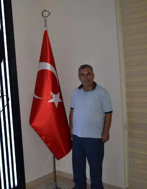 Edirne'de yerel gazete sahibi, koronavirüsten öldü Edirne'de yerel gazete sahibi, koronavirüsten öldü
