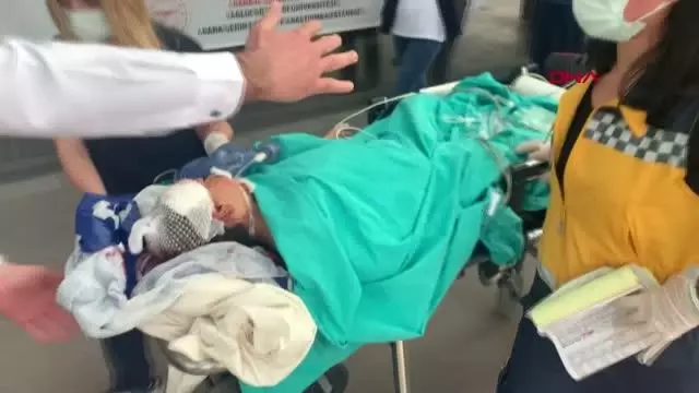 EVDE OTURDUĞU SIRADA BAŞINDAN TABANCAYLA VURULAN ÇOCUK AĞIR YARALANDI EVDE OTURDUĞU SIRADA BAŞINDAN TABANCAYLA VURULAN ÇOCUK AĞIR YARALANDI