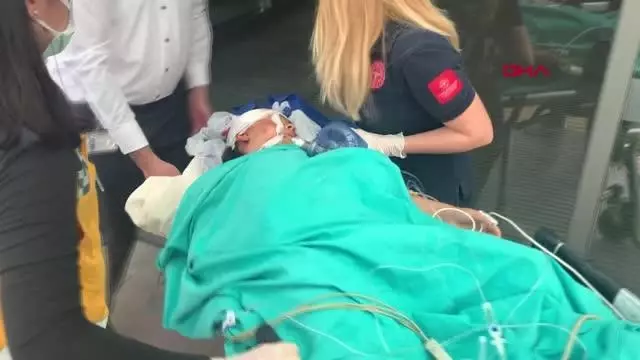 EVDE OTURDUĞU SIRADA BAŞINDAN TABANCAYLA VURULAN ÇOCUK AĞIR YARALANDI EVDE OTURDUĞU SIRADA BAŞINDAN TABANCAYLA VURULAN ÇOCUK AĞIR YARALANDI