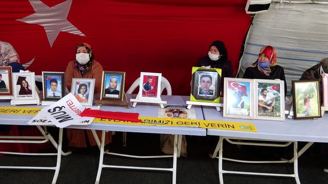 Evlat nöbetindeki acılı anne: 'Benim oğlum nereden   biliyor Suriye'ye gitmeyi'