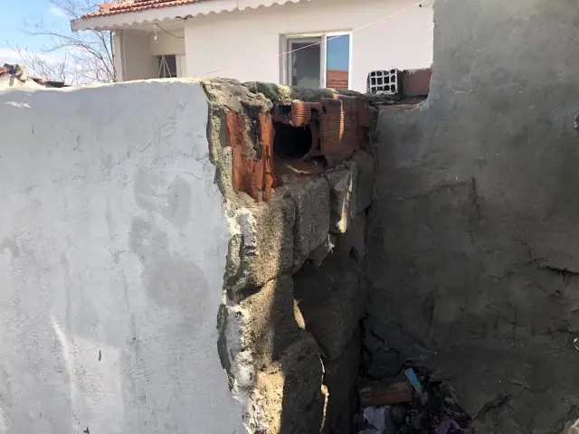 Harabeden çorap çorap bonzai çıktı: Biri çocuk 5 kişi yakalandı Harabeden çorap çorap bonzai çıktı: Biri çocuk 5 kişi yakalandı