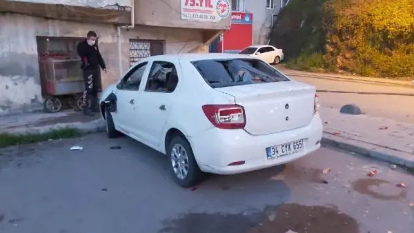 Husumetlisinin aracını parçalayan oğluna annesinden tepki: 'Bak başının çaresine' Husumetlisinin aracını parçalayan oğluna annesinden tepki: 'Bak başının çaresine'