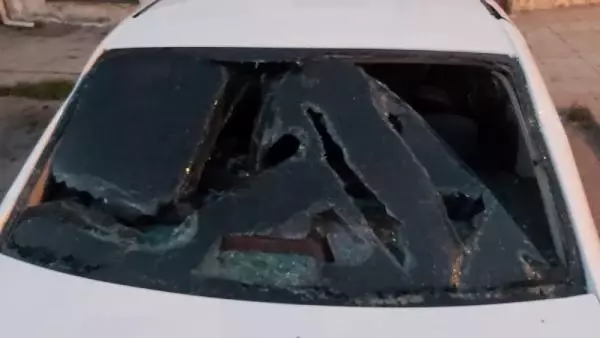 Husumetlisinin aracını parçalayan oğluna annesinden tepki: 'Bak başının çaresine' Husumetlisinin aracını parçalayan oğluna annesinden tepki: 'Bak başının çaresine'