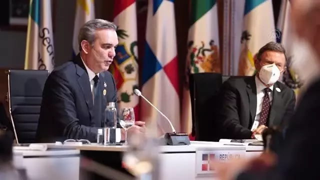 İberya-Latin Amerika Zirvesi Venezuela polemiği, liderlerin eksik katılımı ve kısır gündemle geçti İberya-Latin Amerika Zirvesi Venezuela polemiği, liderlerin eksik katılımı ve kısır gündemle geçti