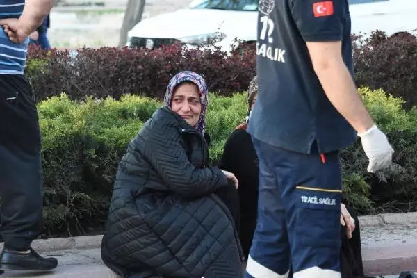Torunuyla iftar alışverişinden dönen talihsiz kadın, motosikletin altında kaldı Torunuyla iftar alışverişinden dönen talihsiz kadın, motosikletin altında kaldı