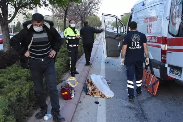 Torunuyla iftar alışverişinden dönen talihsiz kadın, motosikletin altında kaldı Torunuyla iftar alışverişinden dönen talihsiz kadın, motosikletin altında kaldı