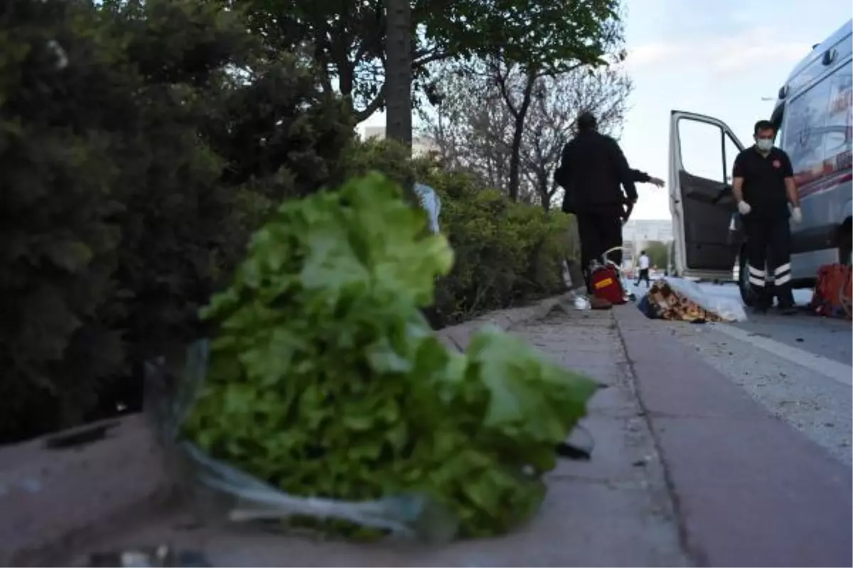 Torunuyla iftar alışverişinden dönen talihsiz kadın, motosikletin altında kaldı
