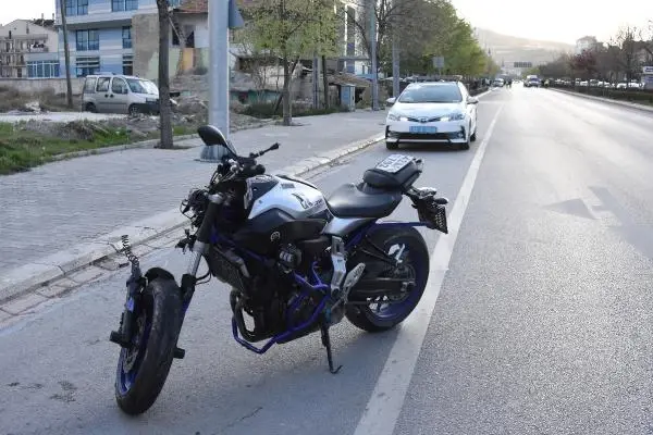 Torunuyla iftar alışverişinden dönen talihsiz kadın, motosikletin altında kaldı Torunuyla iftar alışverişinden dönen talihsiz kadın, motosikletin altında kaldı