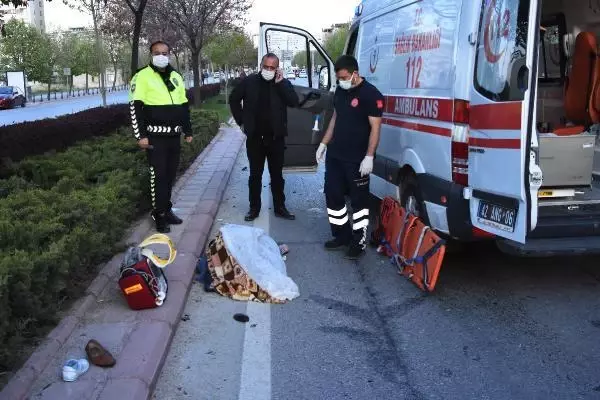 Torunuyla iftar alışverişinden dönen talihsiz kadın, motosikletin altında kaldı Torunuyla iftar alışverişinden dönen talihsiz kadın, motosikletin altında kaldı
