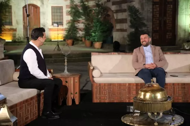 İsmail Kılıçarslan'ın konuk olduğu 'Eyüpsultan'da Ramazan Sohbetleri'nde 'İnfak' konuşuldu İsmail Kılıçarslan'ın konuk olduğu 'Eyüpsultan'da Ramazan Sohbetleri'nde 'İnfak' konuşuldu