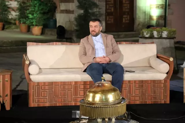 İsmail Kılıçarslan'ın konuk olduğu 'Eyüpsultan'da Ramazan Sohbetleri'nde 'İnfak' konuşuldu İsmail Kılıçarslan'ın konuk olduğu 'Eyüpsultan'da Ramazan Sohbetleri'nde 'İnfak' konuşuldu