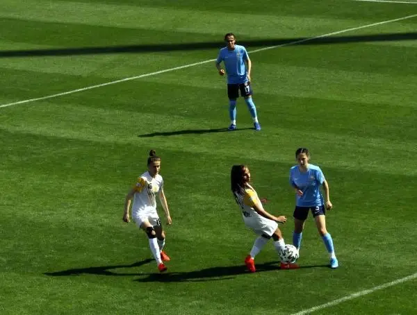 Kadın 1'inci Futbol Ligi C Grubu'nda ikinci maçlar tamamlandı Kadın 1'inci Futbol Ligi C Grubu'nda ikinci maçlar tamamlandı
