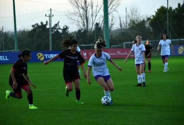 SPOR Kadın Futbol Ligi'nde D Grubu'nda ikinci maçlar tamamlandı SPOR Kadın Futbol Ligi'nde D Grubu'nda ikinci maçlar tamamlandı