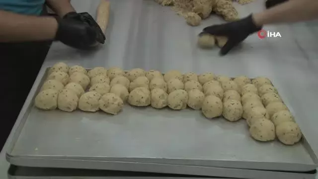 Kahramanmaraş'ta günde 10 ton çörek üretiliyor Kahramanmaraş'ta günde 10 ton çörek üretiliyor