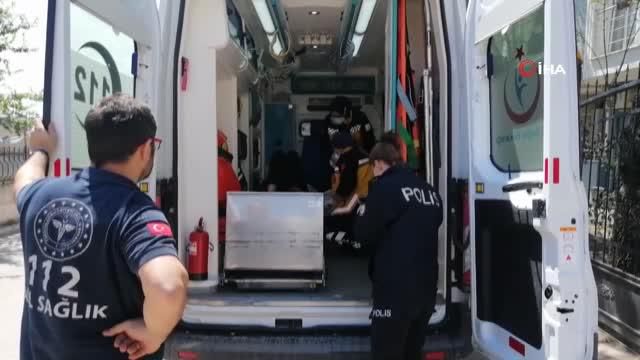 karnina bicak saplayarak bebegini ve kendini 2 14081009 o