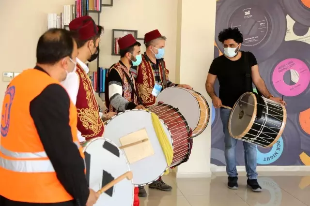 Küçükçekmece'nin Ramazan davulcularına ritim eğitimi Küçükçekmece'nin Ramazan davulcularına ritim eğitimi