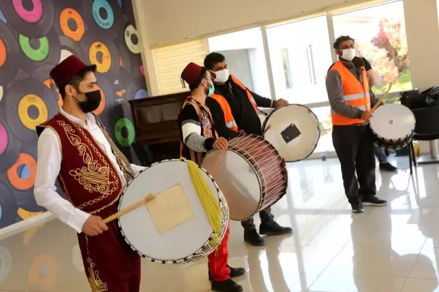Küçükçekmece'nin Ramazan davulcularına ritim eğitimi Küçükçekmece'nin Ramazan davulcularına ritim eğitimi