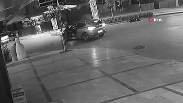 Motorlu kuryenin ölümden döndüğü kaza anı kamerada Motorlu kuryenin ölümden döndüğü kaza anı kamerada