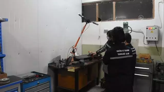 Meslek lisesinde üretilen elektrikli scooter için siparişler gelmeye başladı Meslek lisesinde üretilen elektrikli scooter için siparişler gelmeye başladı