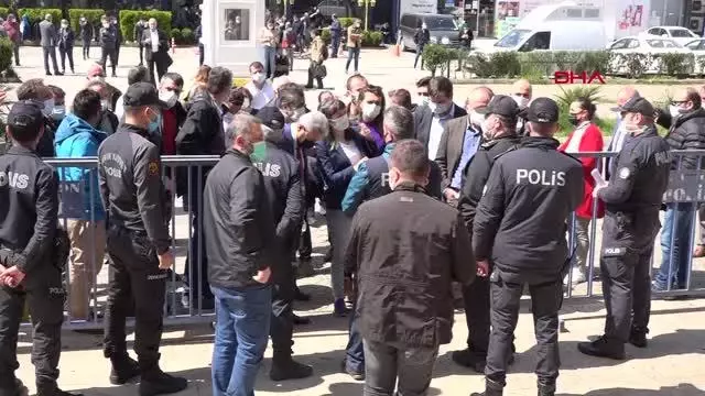 Son dakika haber: METİN LOKUMCU'NUN ÖLÜMÜYLE İLGİLİ GÖRÜLEN İLK DURUŞMAYA POLİSLER KATILMADI Son dakika haber: METİN LOKUMCU'NUN ÖLÜMÜYLE İLGİLİ GÖRÜLEN İLK DURUŞMAYA POLİSLER KATILMADI