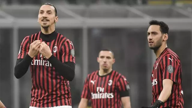 Milan, 'Süper Lig'den çekiliyoruz ama yeni oluşumun hazırlığındayız' bildirisiyle bir kaos ateşi daha yaktı Milan, 'Süper Lig'den çekiliyoruz ama yeni oluşumun hazırlığındayız' bildirisiyle bir kaos ateşi daha yaktı