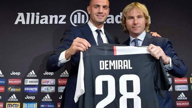Milan, 'Süper Lig'den çekiliyoruz ama yeni oluşumun hazırlığındayız' bildirisiyle bir kaos ateşi daha yaktı Milan, 'Süper Lig'den çekiliyoruz ama yeni oluşumun hazırlığındayız' bildirisiyle bir kaos ateşi daha yaktı