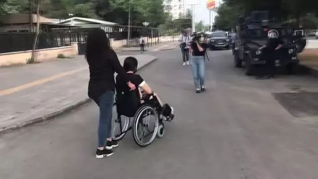 Mutlu Kaya'nın ablasını öldüren erkek arkadaşının yargılanmasına başlandı Mutlu Kaya'nın ablasını öldüren erkek arkadaşının yargılanmasına başlandı