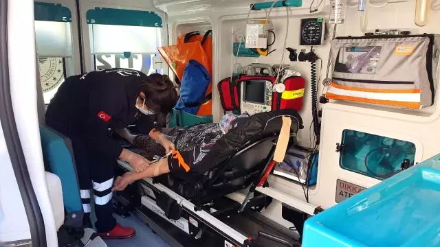 Nazilli'de motosiklet yayaya çarptı: 2 yaralı Nazilli'de motosiklet yayaya çarptı: 2 yaralı