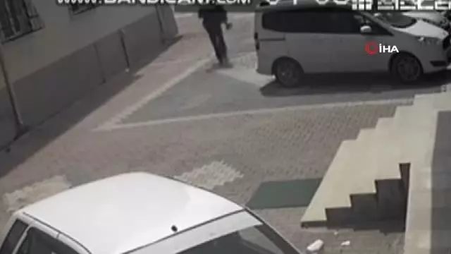 Osmaniye'de bebek arabası hırsızlığı kamerada Osmaniye'de bebek arabası hırsızlığı kamerada