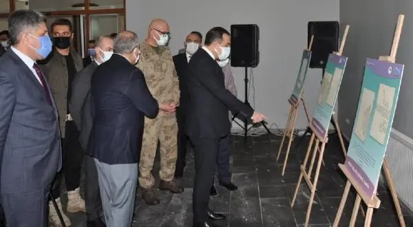 OSMANLI ARŞİVİNDEKİ KARS KONULU BELGELERDEN OLUŞAN SERGİ AÇILDI OSMANLI ARŞİVİNDEKİ KARS KONULU BELGELERDEN OLUŞAN SERGİ AÇILDI