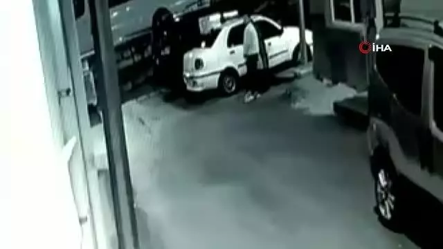 Otomobilden hırsızlık güvenlik kamerasında Otomobilden hırsızlık güvenlik kamerasında