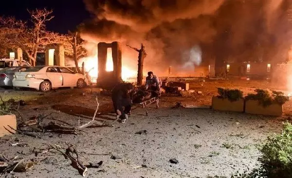 Pakistan'da Türk heyetin de kaldığı otel otoparkında patlama: 3 ölü, 13 yaralı Pakistan'da Türk heyetin de kaldığı otel otoparkında patlama: 3 ölü, 13 yaralı