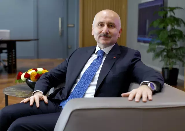 Bakan Karaismailoğlu: Pandemide havalimanlarında 73 milyon yolcuya hizmet verildi Bakan Karaismailoğlu: Pandemide havalimanlarında 73 milyon yolcuya hizmet verildi