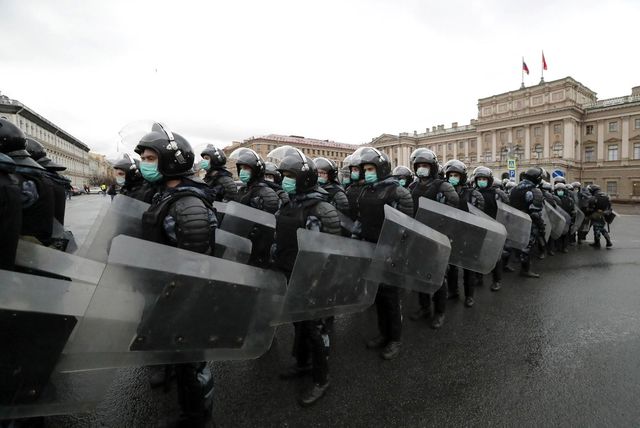 rusya da navalny protestolarinda gozalti sayi 3 14082173 o